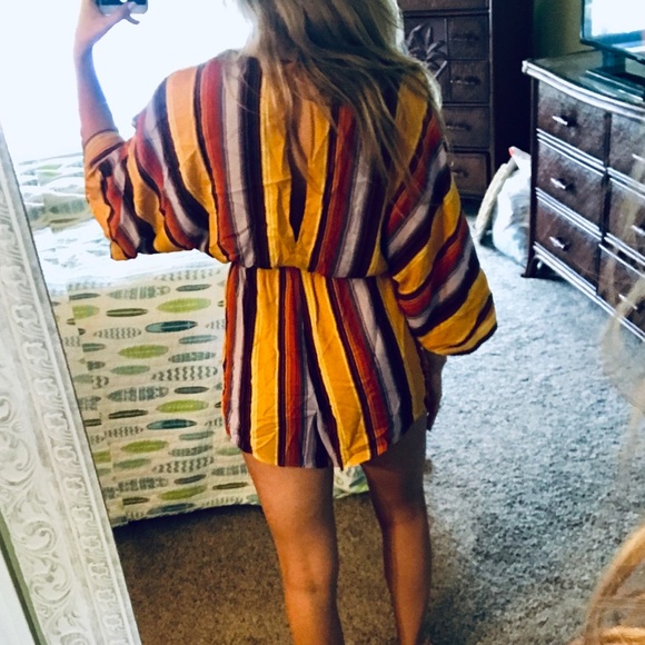 SOLD ❌ Vici wild honey romper - Picture 3 of 3